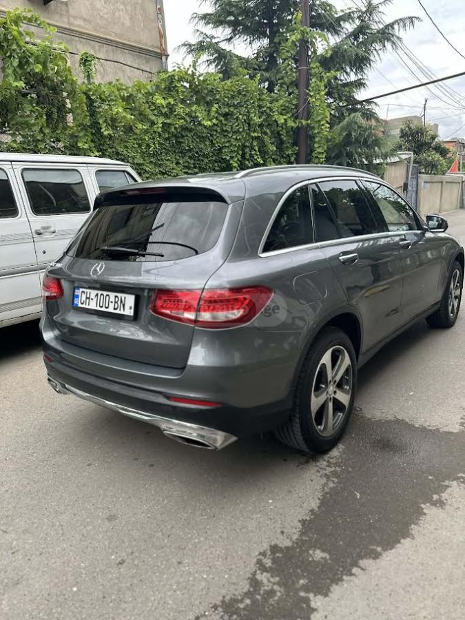 Mercedes-Benz GLC 300 - фото 1