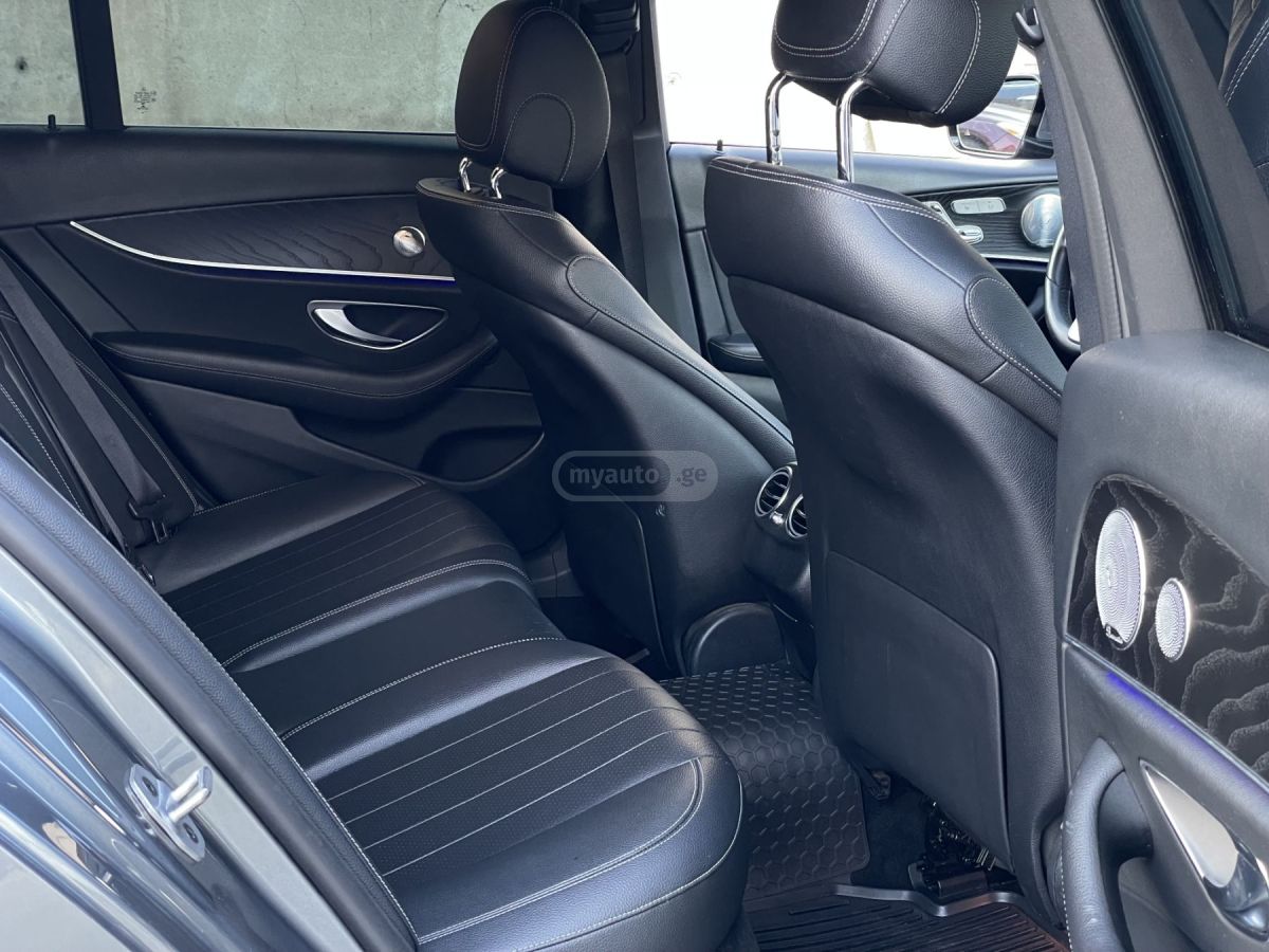 Mercedes-Benz E 300 - фото 8