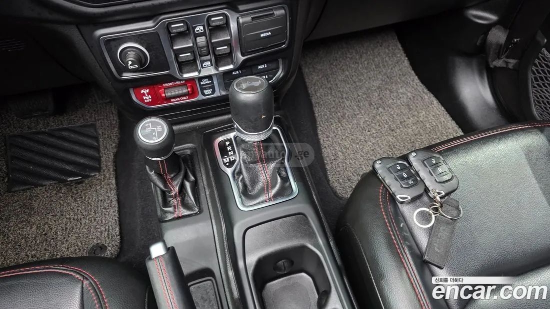 Jeep Wrangler - фото 9