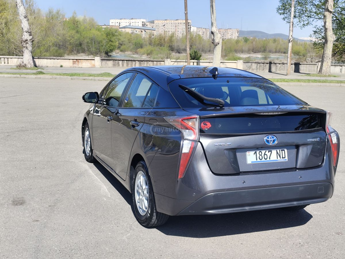 Toyota Prius - фото 6