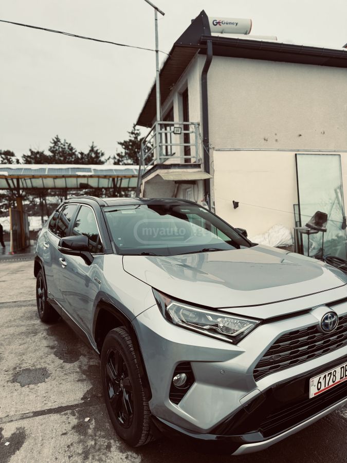 Toyota XSE 4dr All-Wheel Drive CVT — миниатюра 8