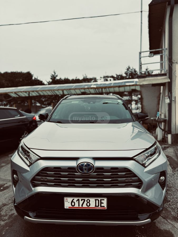 Toyota XSE 4dr All-Wheel Drive CVT — миниатюра 9