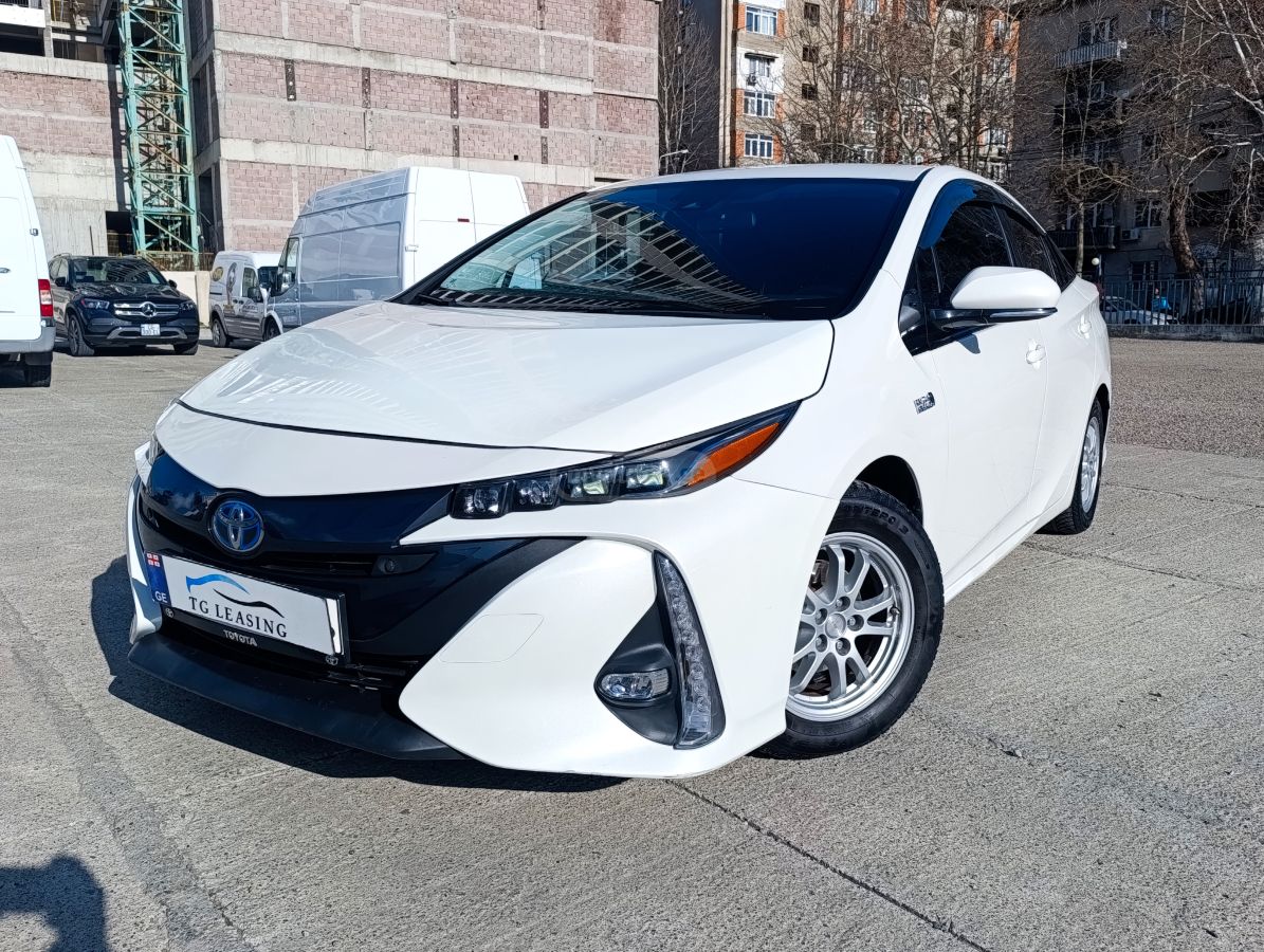 Toyota Prius Prime - фото 1