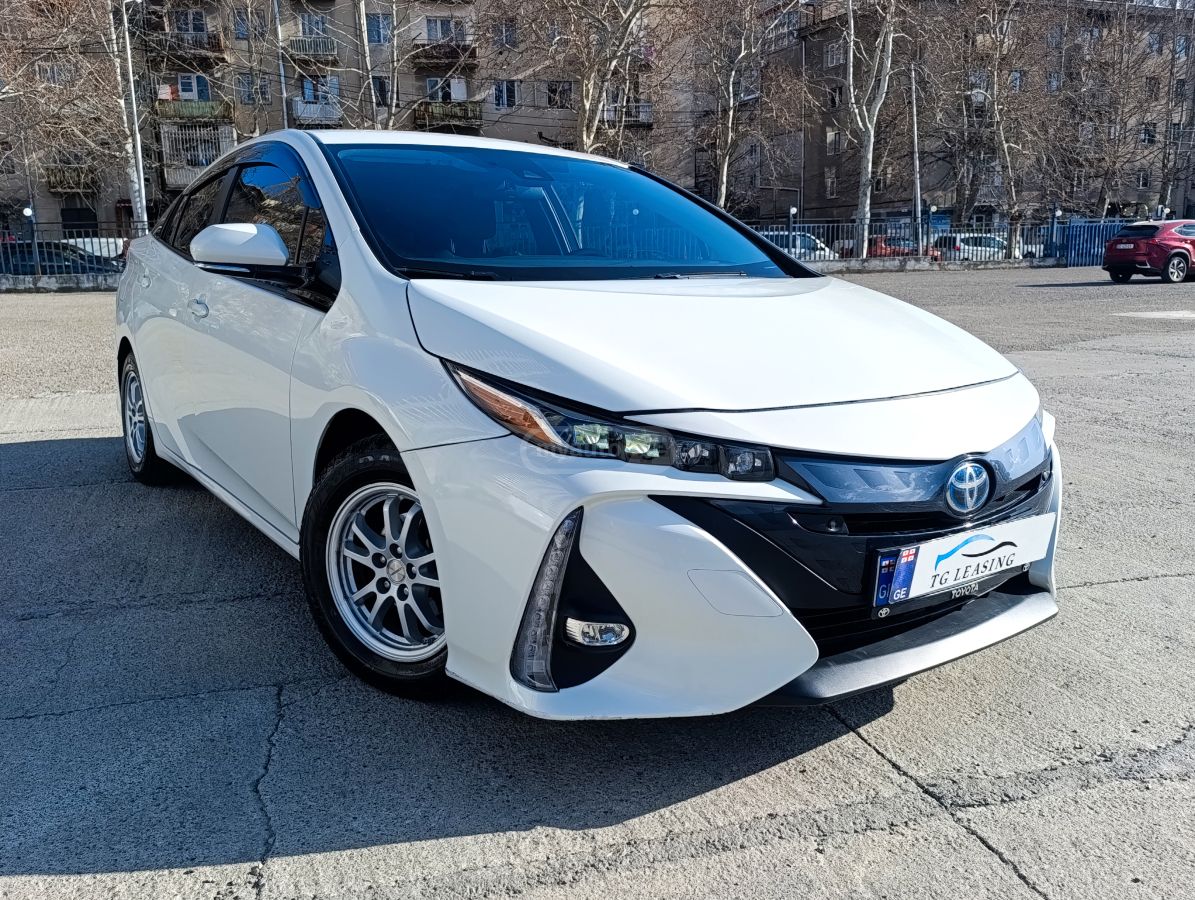 Toyota Prius Prime - фото 2