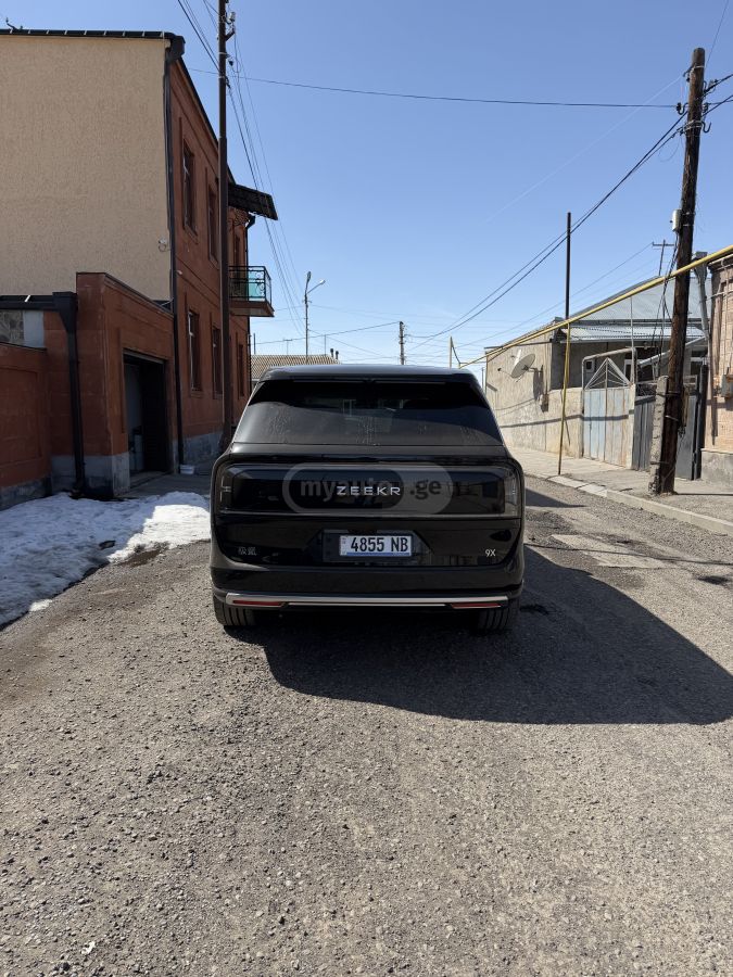 Zeekr Ultra — миниатюра 5