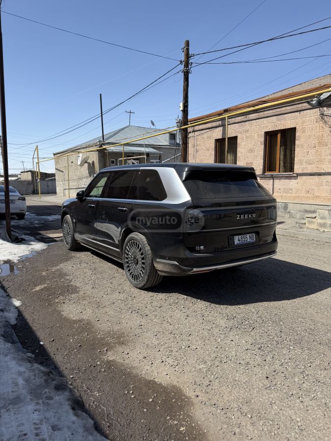 Zeekr Ultra — миниатюра 6