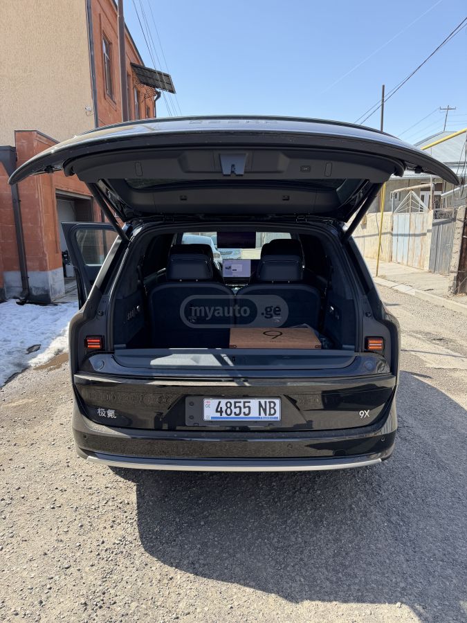 Zeekr Ultra — миниатюра 7