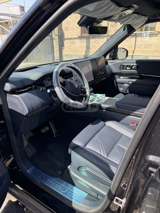 Zeekr Ultra — миниатюра 8