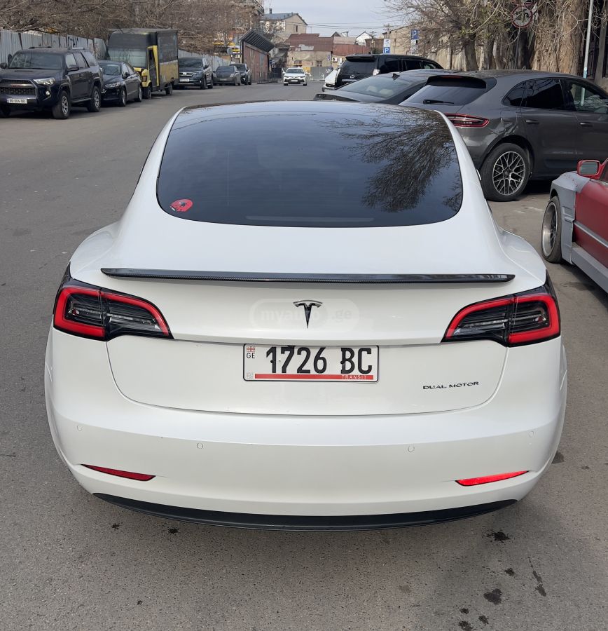 Tesla Model 3 - фото 5