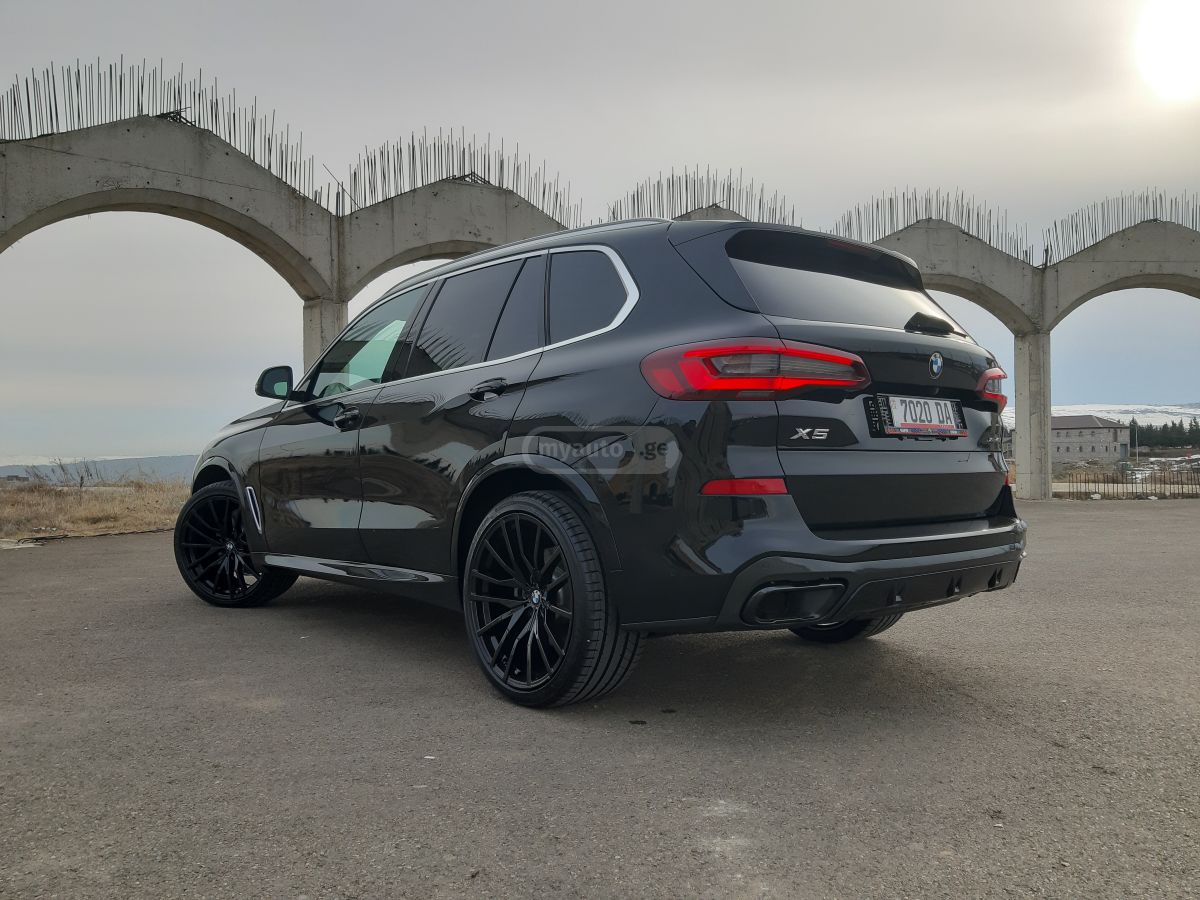 BMW X5 - фото 1