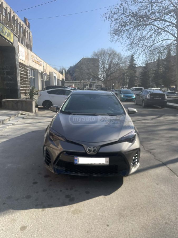 Toyota Corolla - фото 1