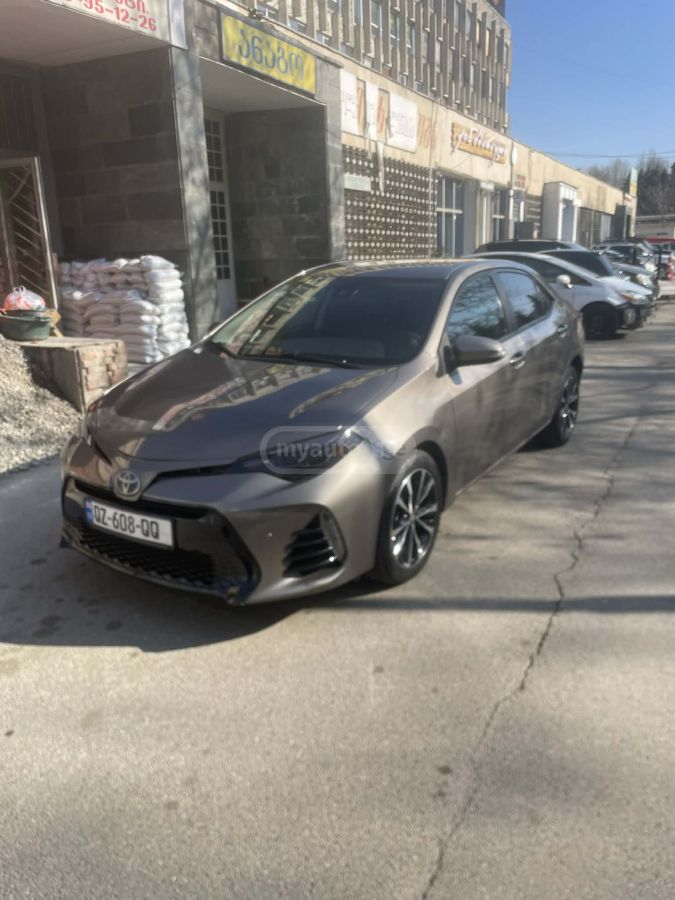 Toyota Corolla - фото 2