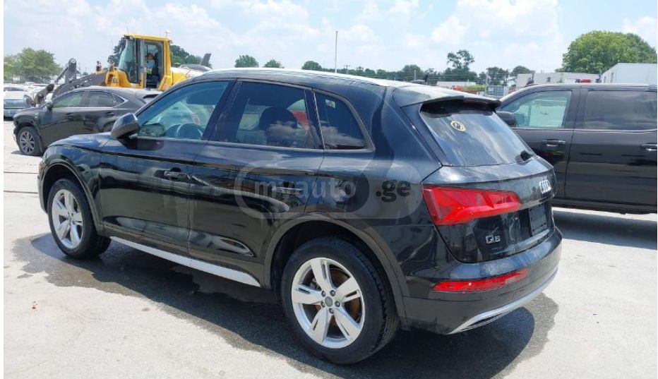 Audi Q5 - фото 4