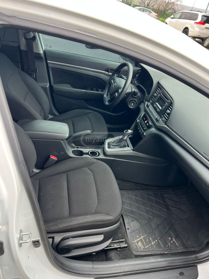 Hyundai Elantra - фото 6