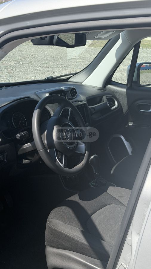 Jeep Renegade - фото 11