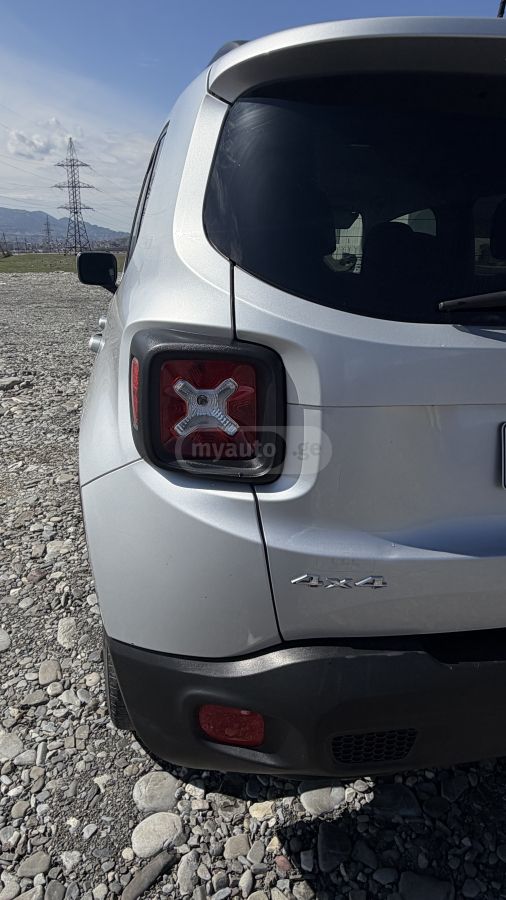 Jeep Renegade - фото 9