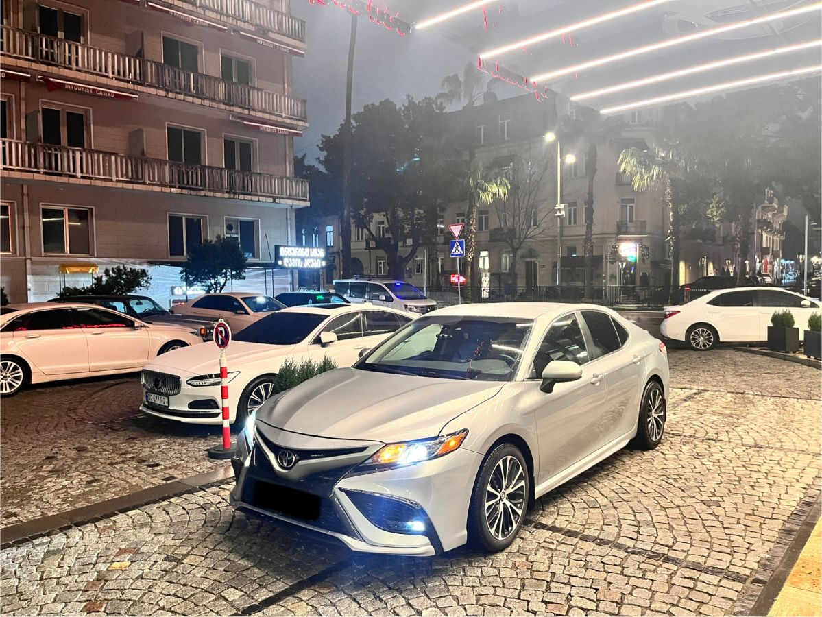 Toyota Camry - фото 3