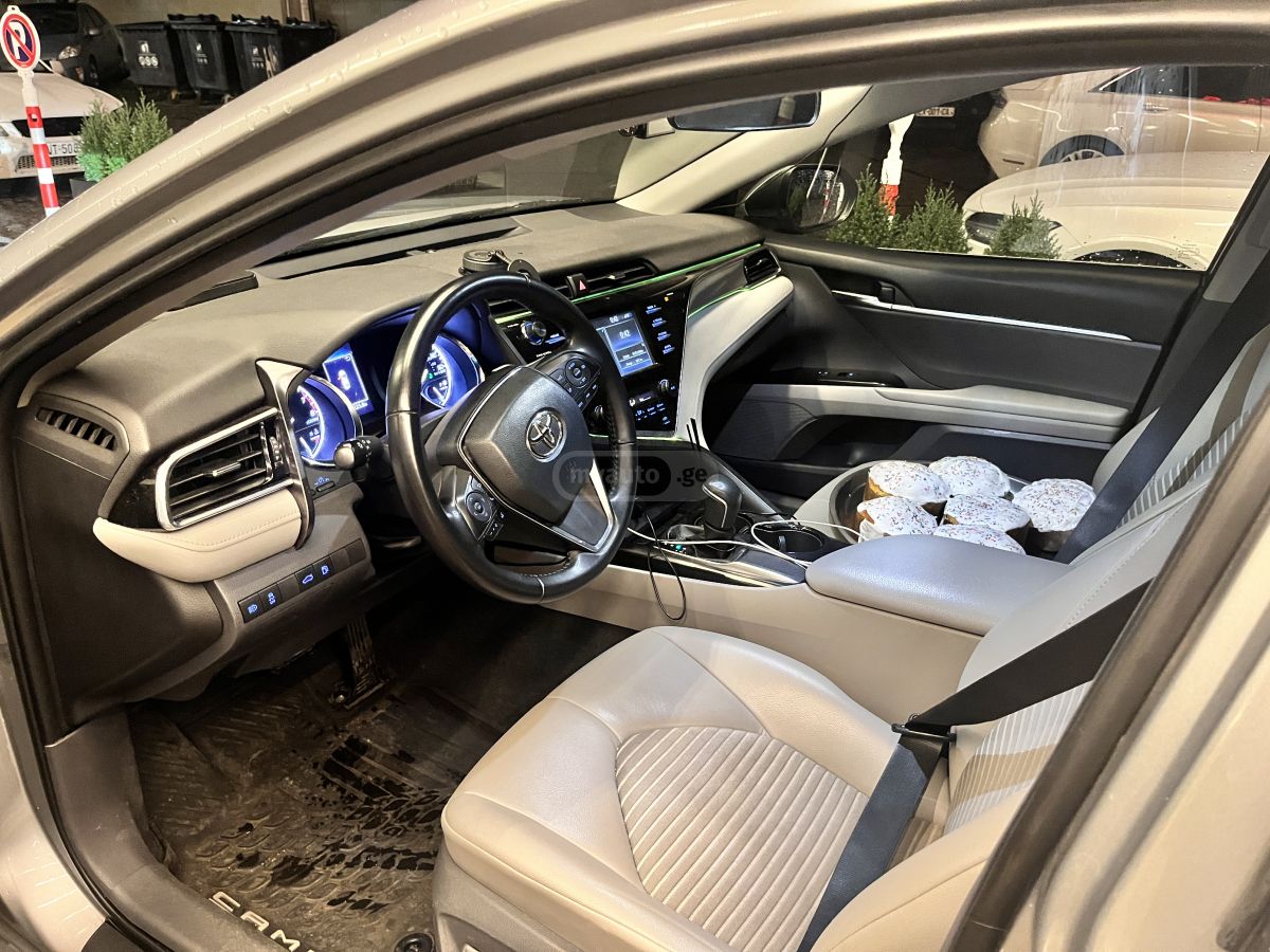 Toyota Camry - фото 8