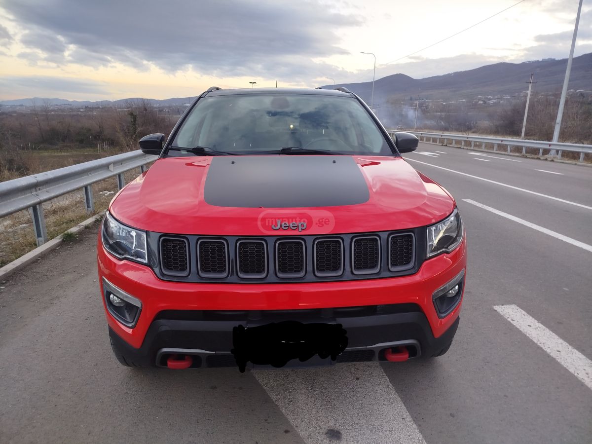 Jeep Compass - фото 1