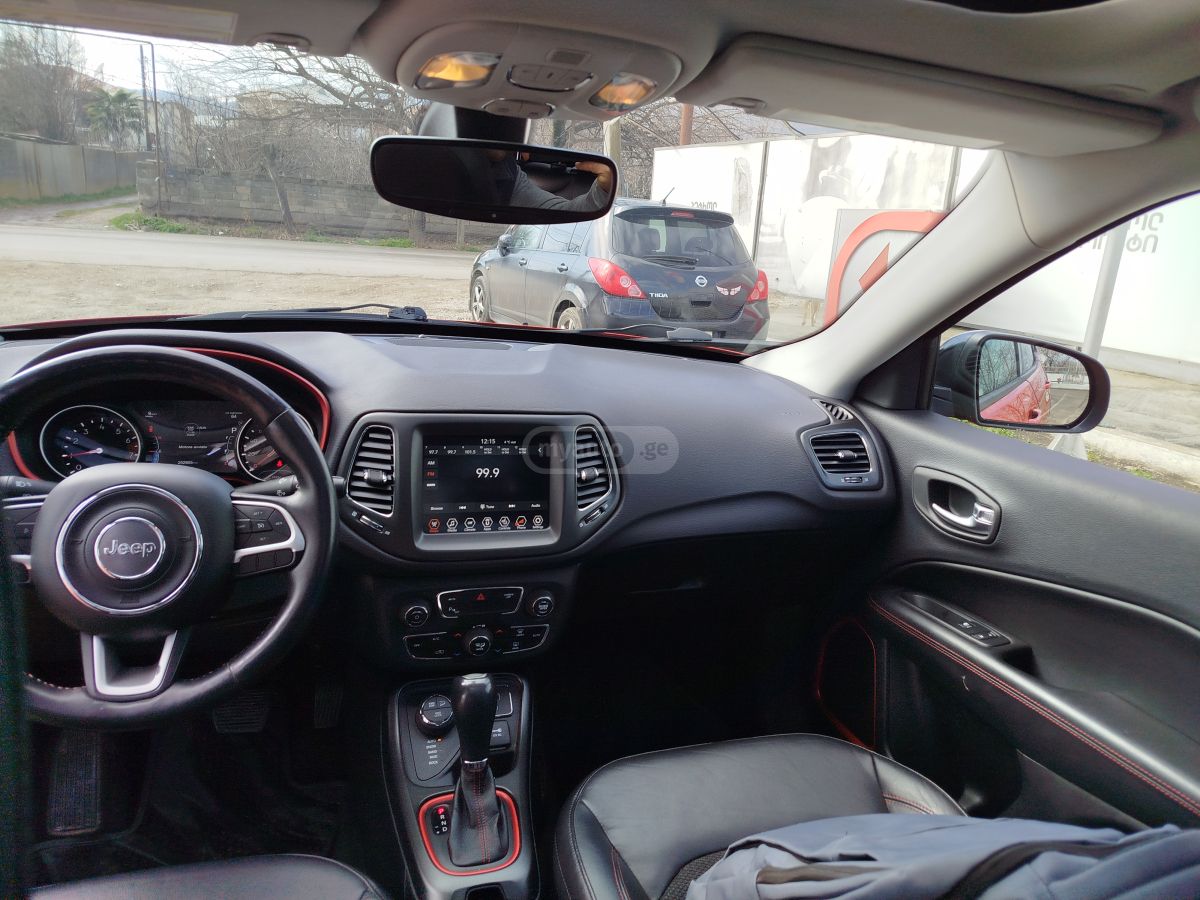 Jeep Compass - фото 7