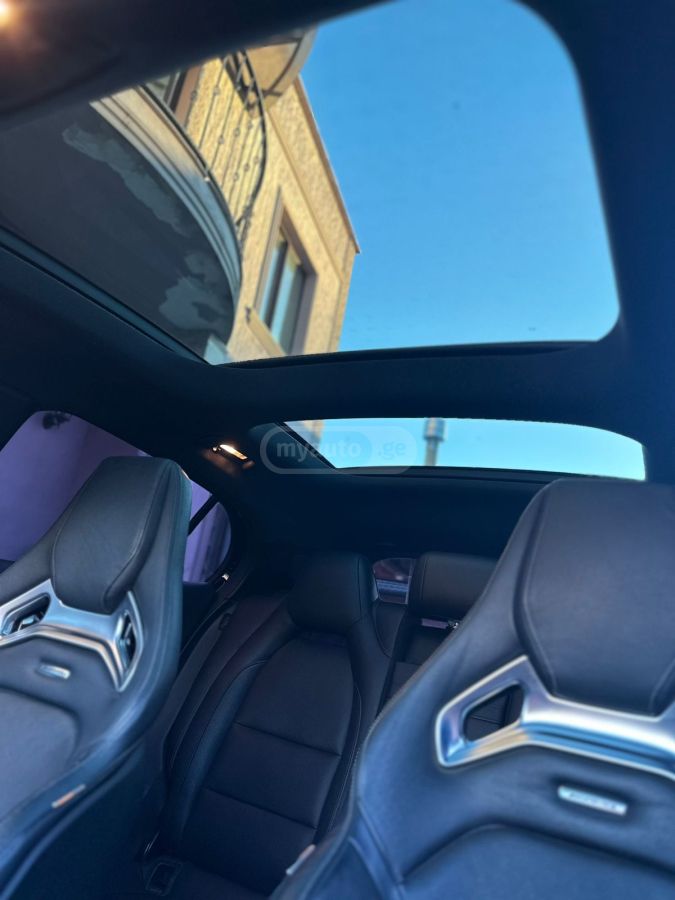 Mercedes-Benz GLA 45 AMG - фото 9