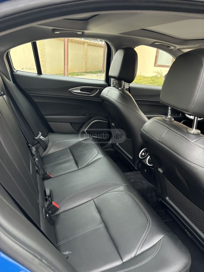 Alfa Romeo TI — миниатюра 7