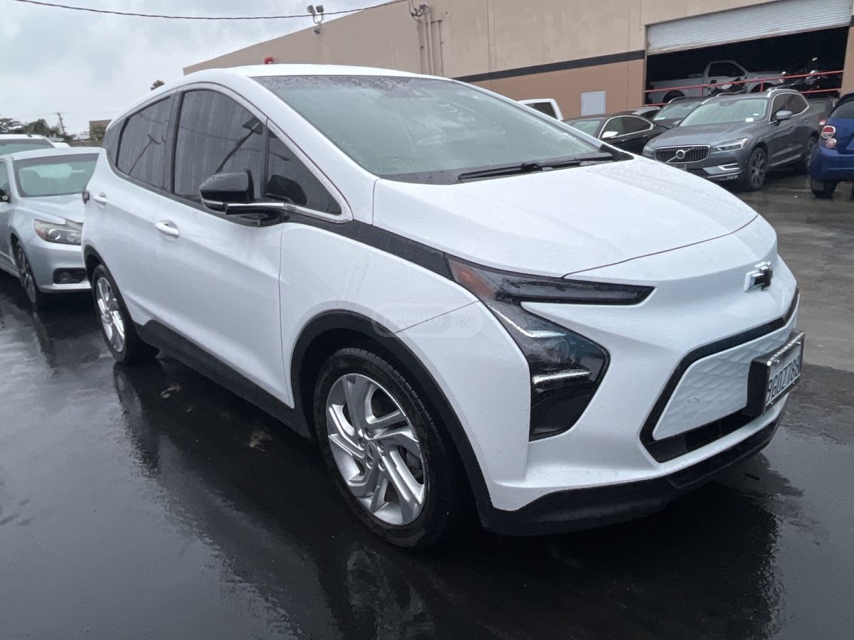 Chevrolet Bolt EV - фото 1