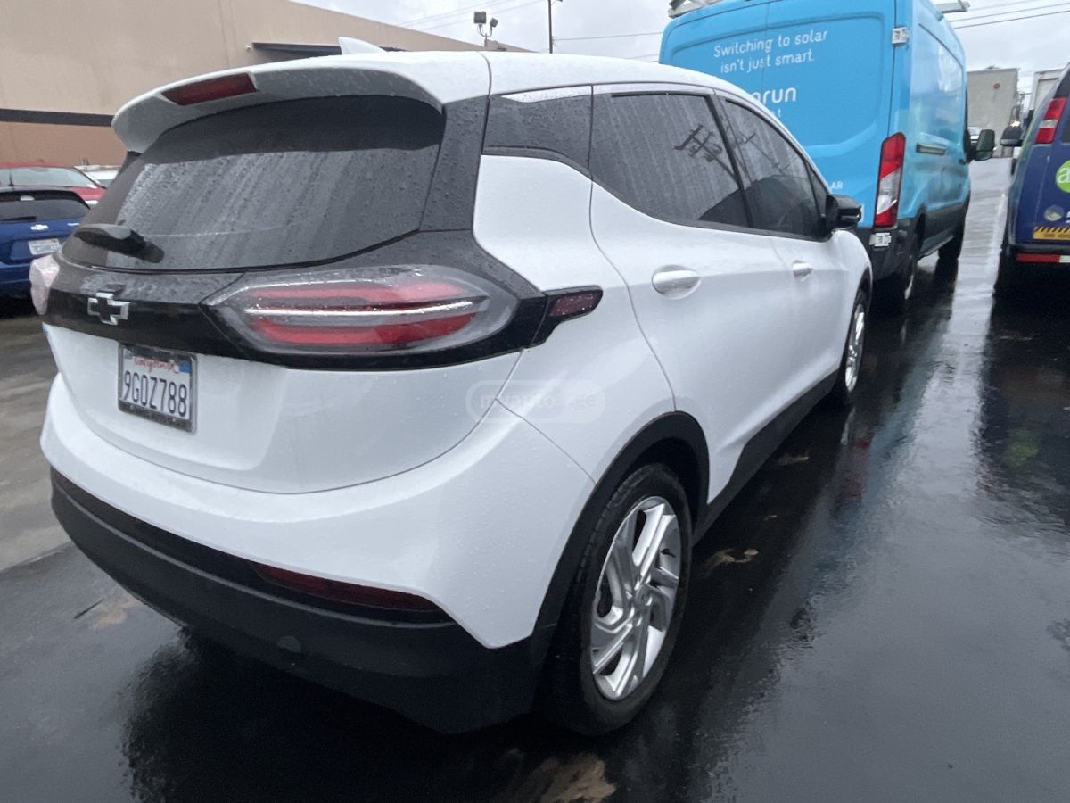 Chevrolet Bolt EV - фото 2
