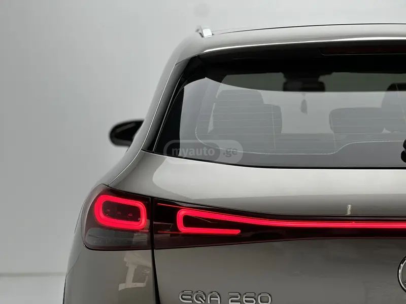 Mercedes-Benz EQA 300 2022 — миниатюра 10