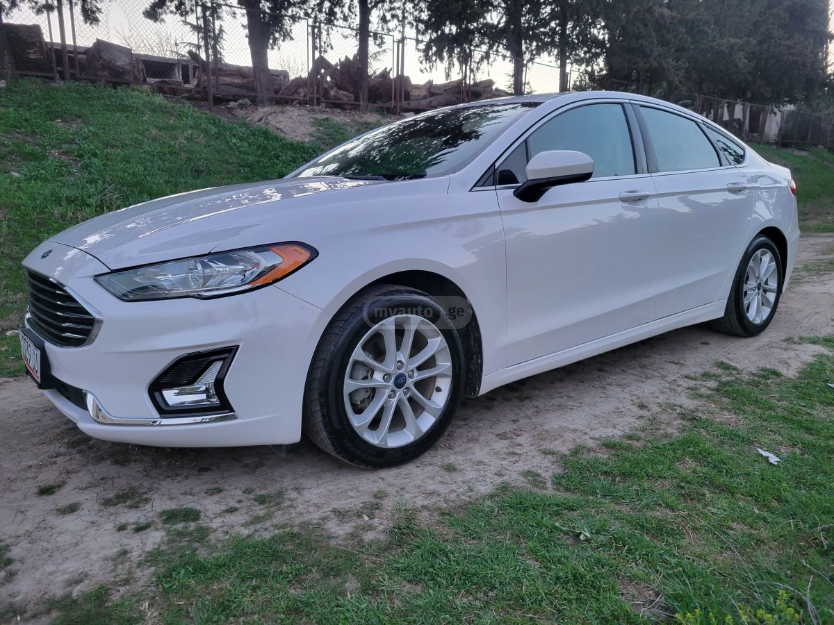 Ford Fusion - фото 2