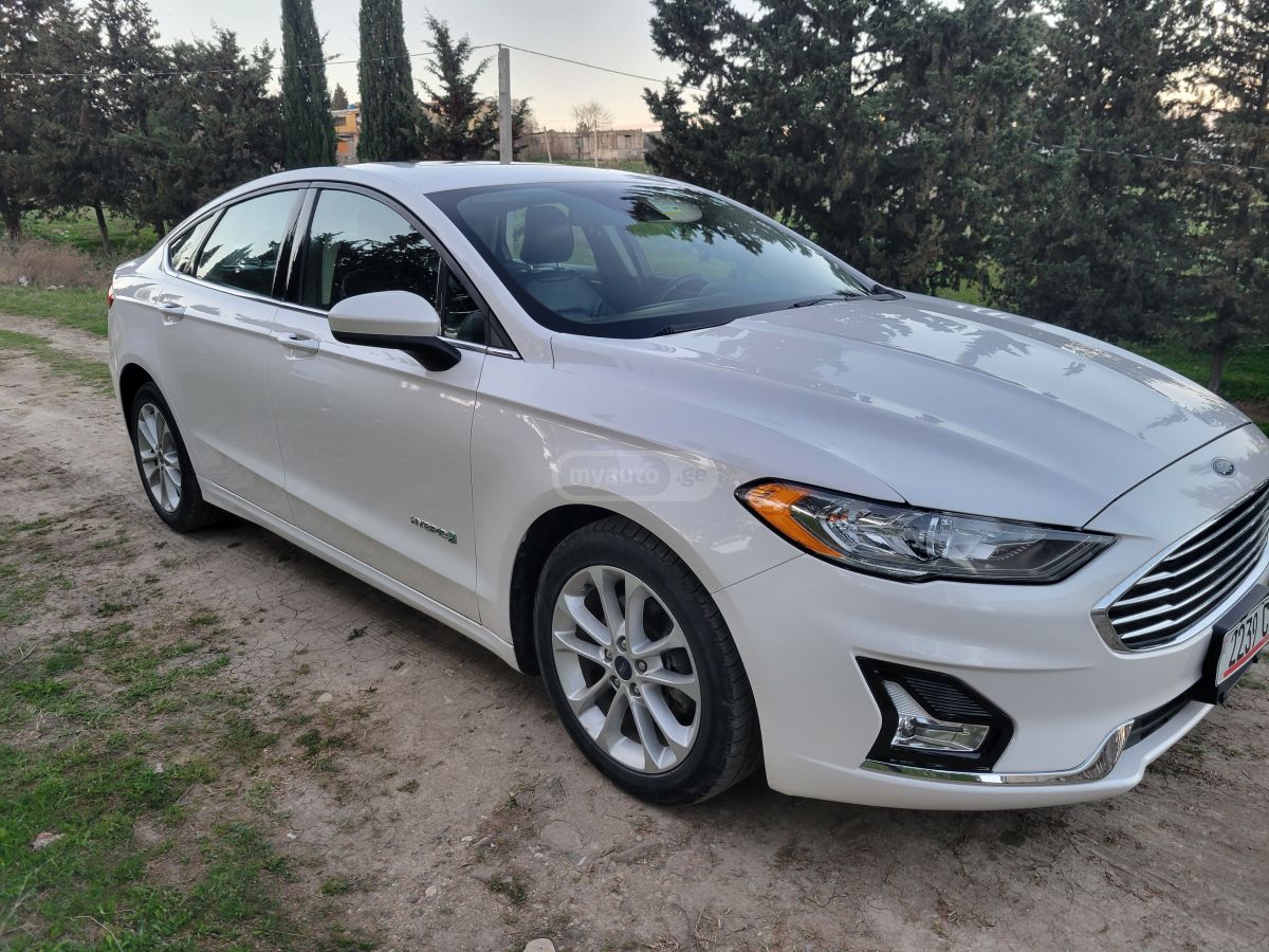 Ford Fusion - фото 9