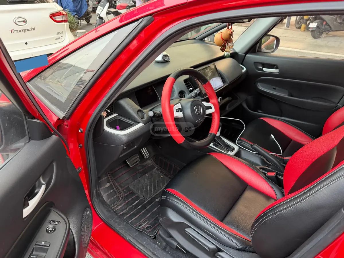 Honda FIT - фото 4