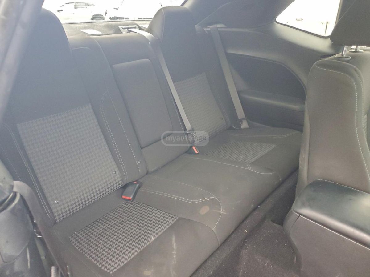 Dodge Challenger 2022 — миниатюра 10