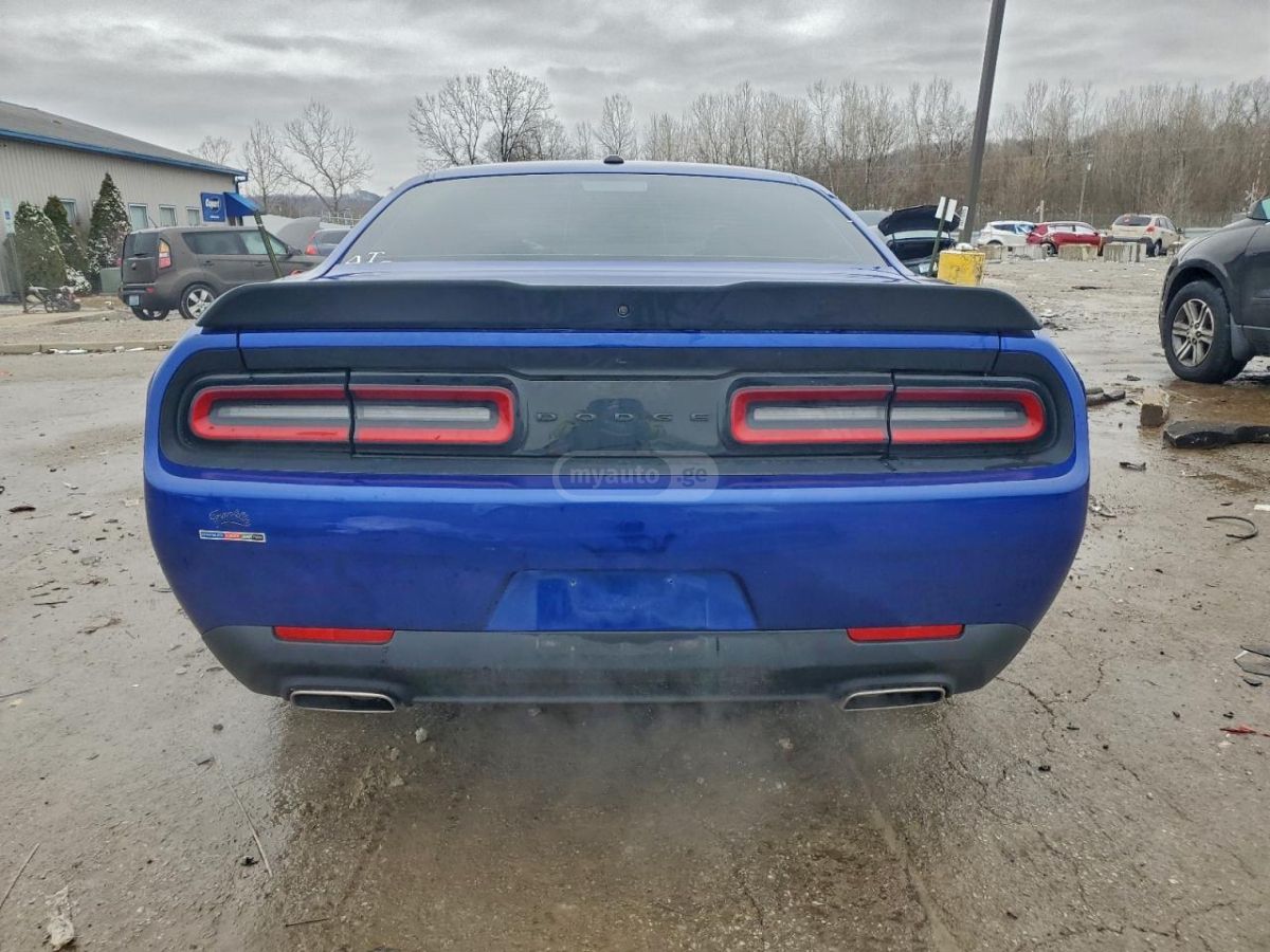 Dodge Challenger 2022 — миниатюра 6