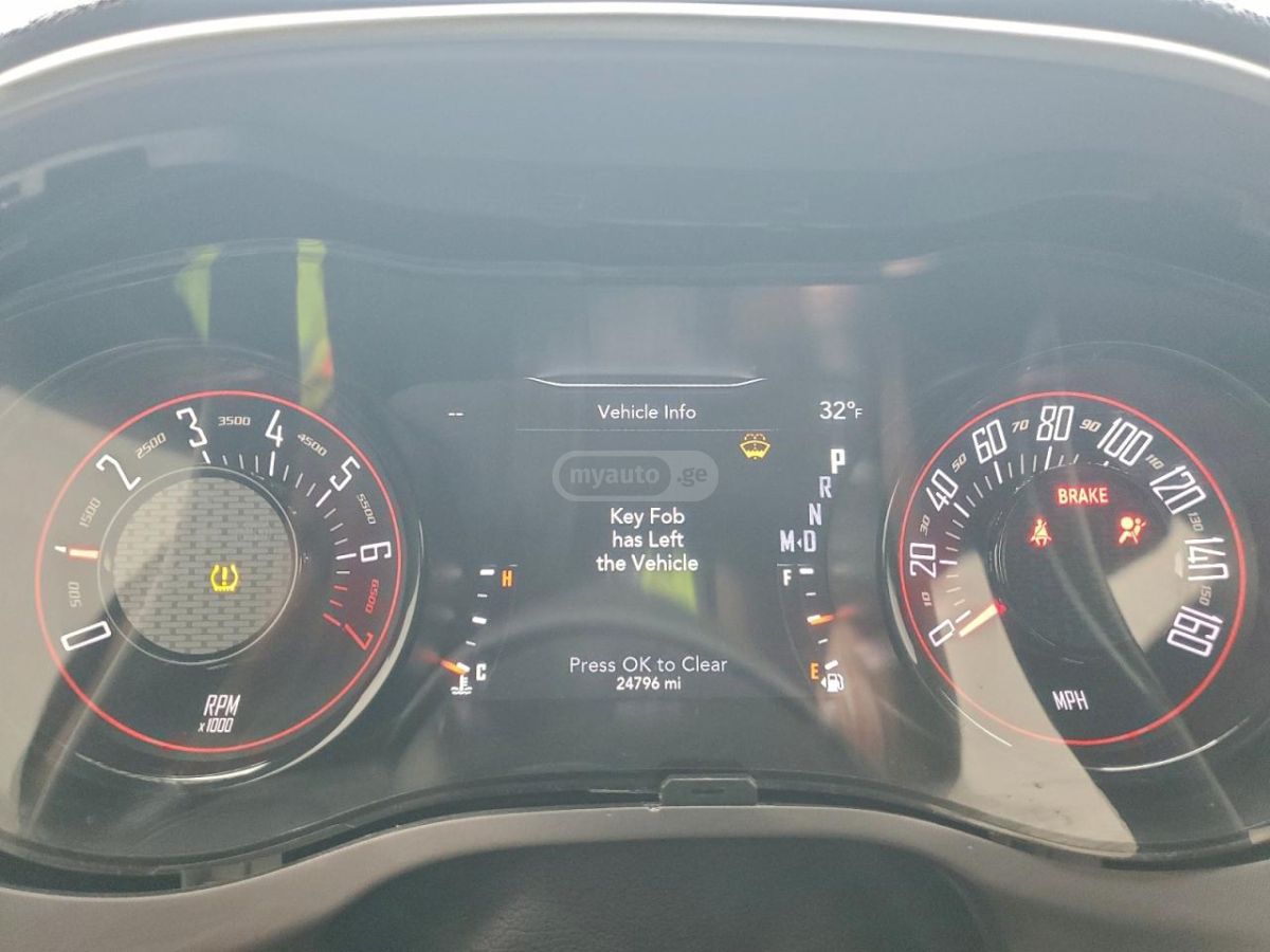 Dodge Challenger 2022 — миниатюра 9