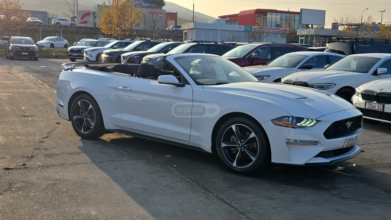 Ford Mustang - фото 2