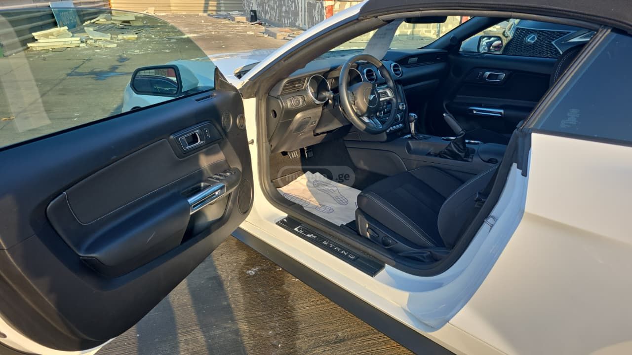 Ford Mustang - фото 5