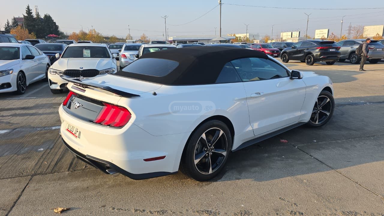 Ford Mustang - фото 6