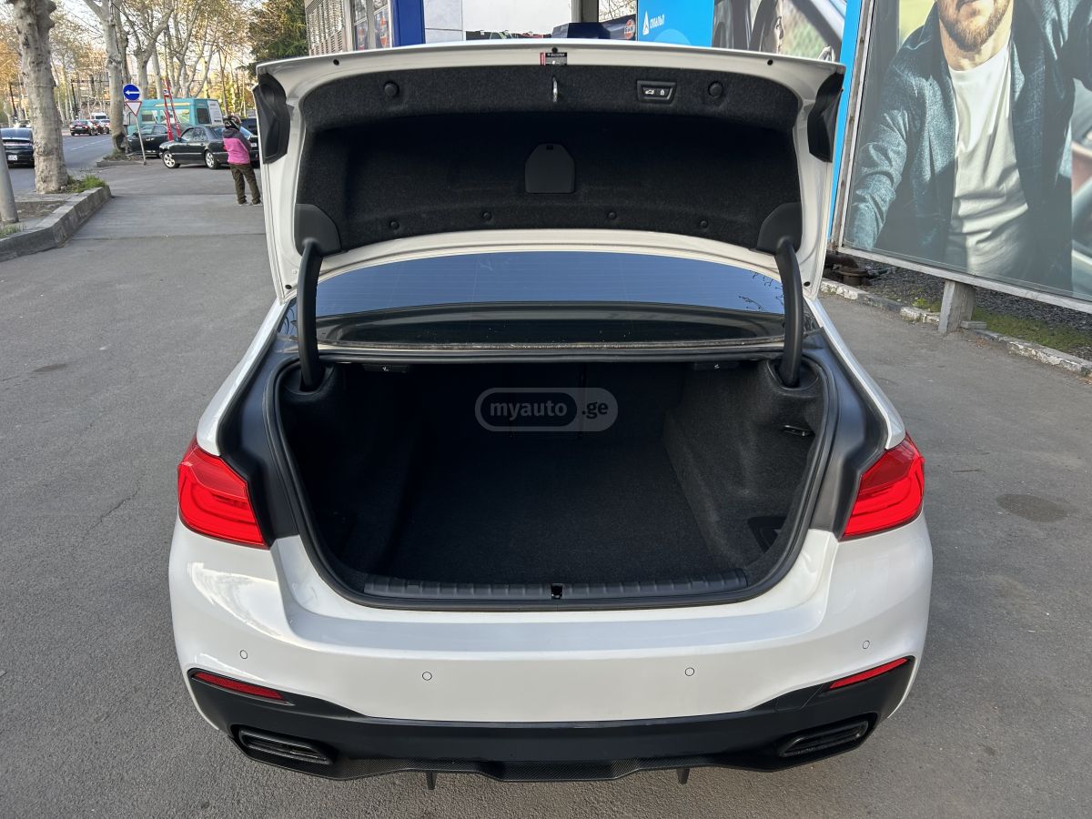 BMW M550 - фото 12