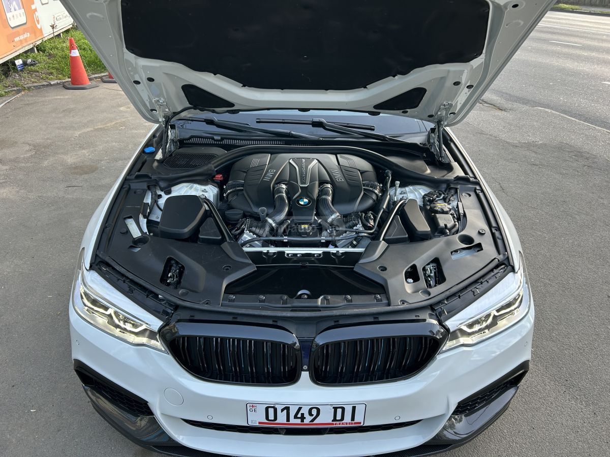 BMW M550 - фото 7