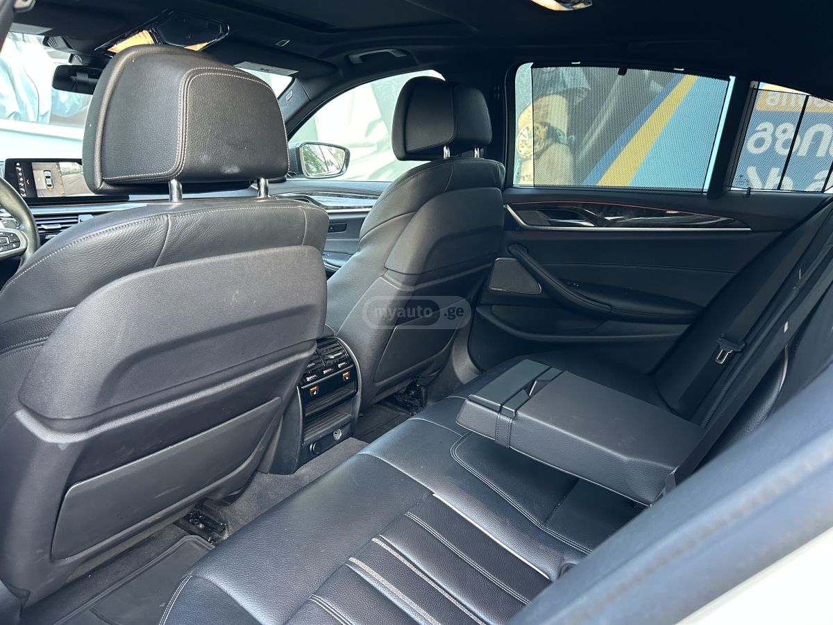 BMW M550 - фото 8