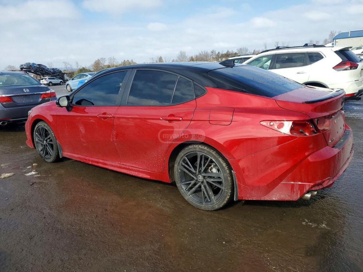 Toyota Camry - фото 2