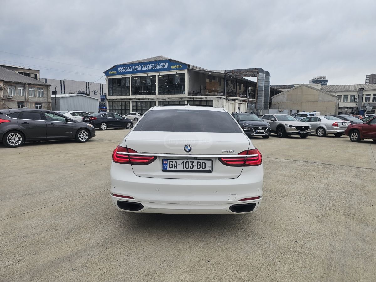 BMW 740 - фото 11