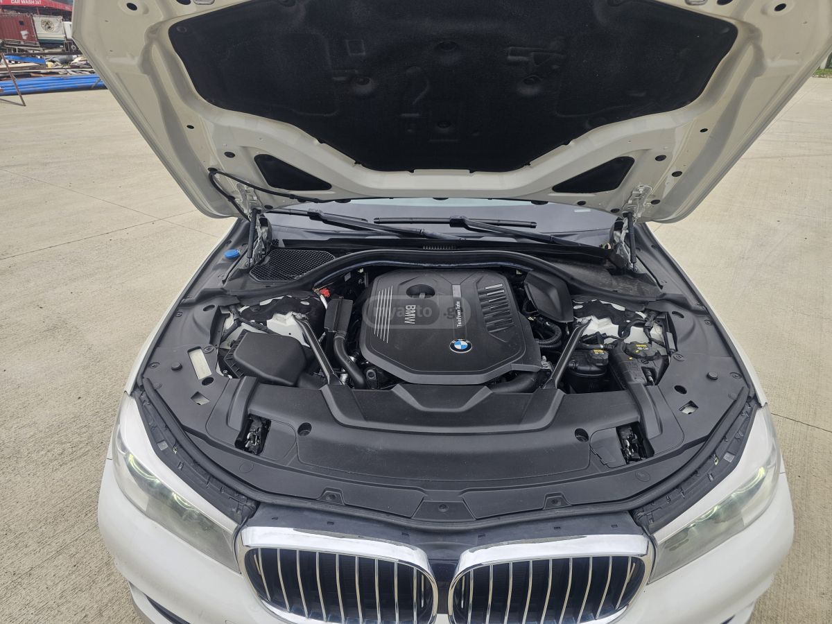 BMW 740 - фото 15