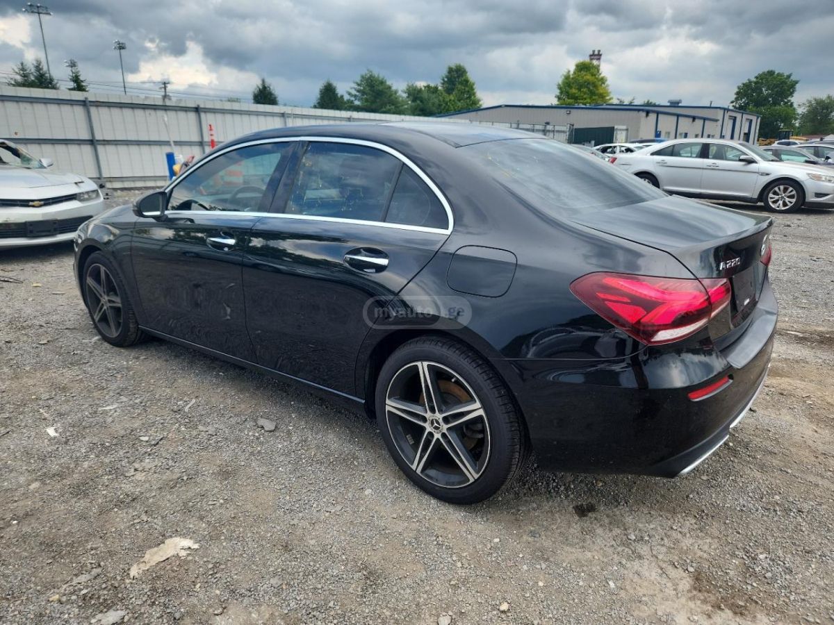 Mercedes-Benz A 220 2020 — миниатюра 2