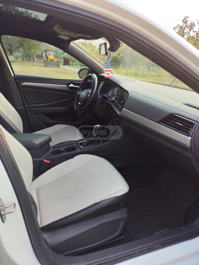 Volkswagen Jetta - фото 6