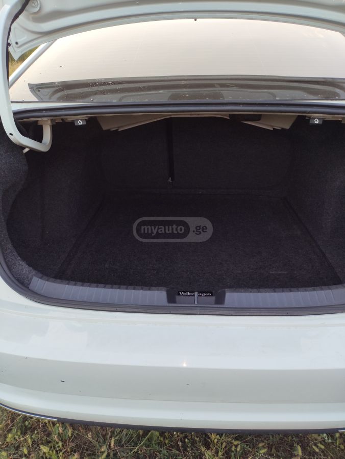 Volkswagen Jetta - фото 9