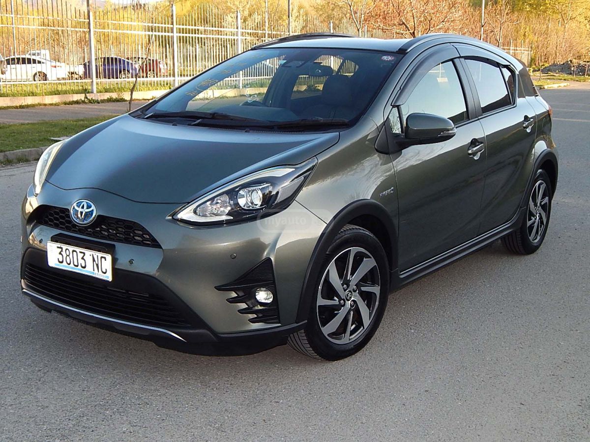 Toyota Aqua - фото 4