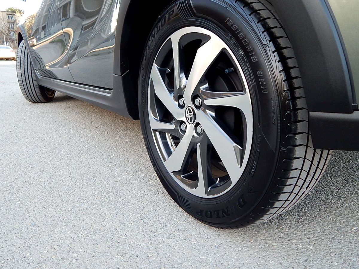 Toyota Aqua - фото 7