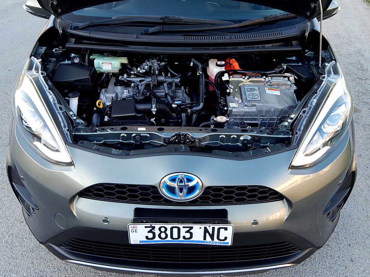 Toyota Aqua - фото 8